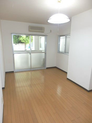 愛知県名古屋市千種区橋本町１丁目 リビング