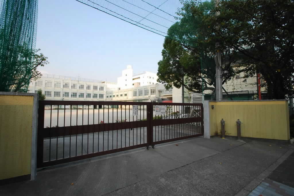 愛知県名古屋市千種区内山３丁目 小学校