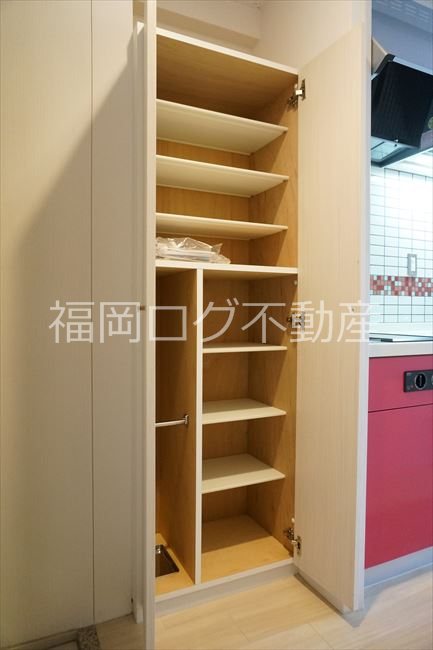 福岡県福岡市南区塩原２丁目 収納