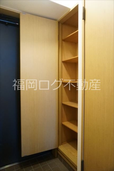 福岡県福岡市中央区赤坂１丁目 収納