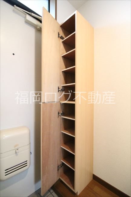 福岡県福岡市東区箱崎４丁目 玄関