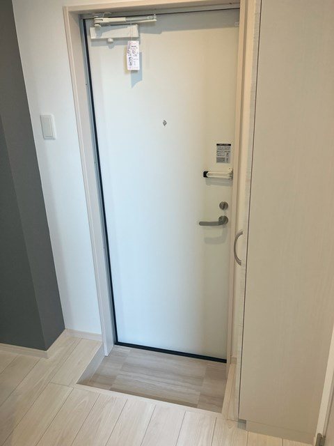 MODERN PALAZZO 福田町B 玄関
