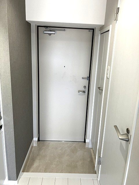 MODERN PALAZZO 東本町 玄関