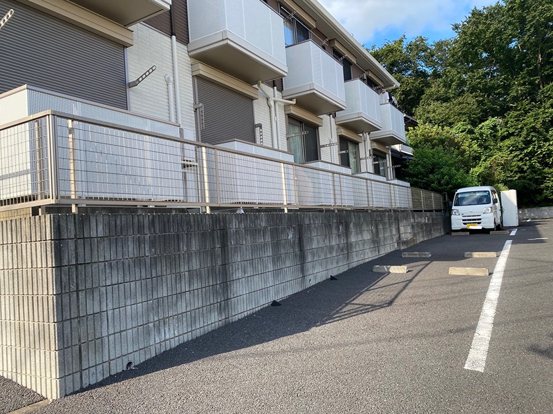 アビタシオン 駐車場