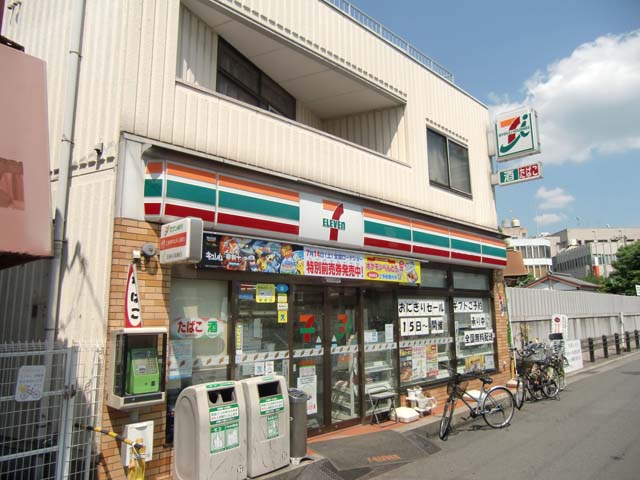 サンロゼ山本 コンビニ
