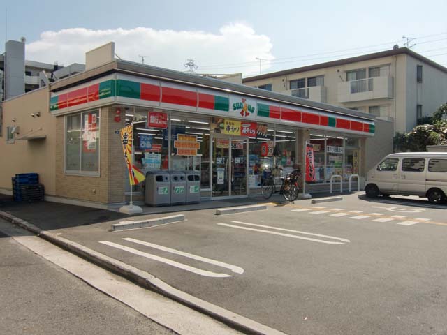 シャルム南山本 コンビニ