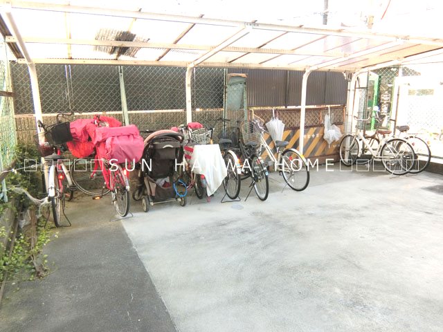 サクラコート高安 駐車場