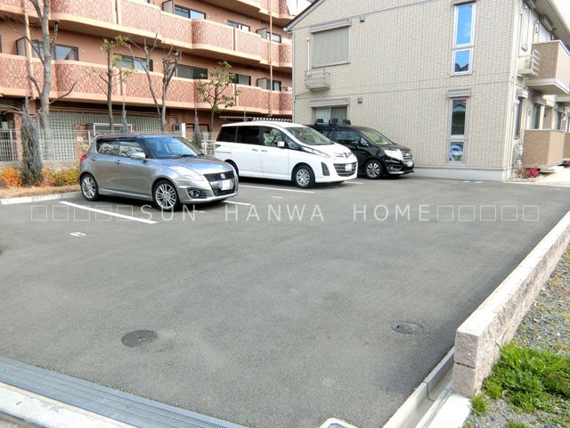 スペチアーレＫ 駐車場