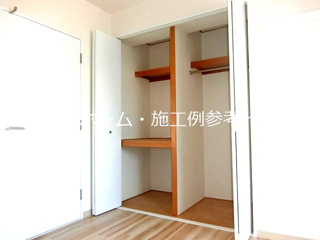 プロスベール高安 収納