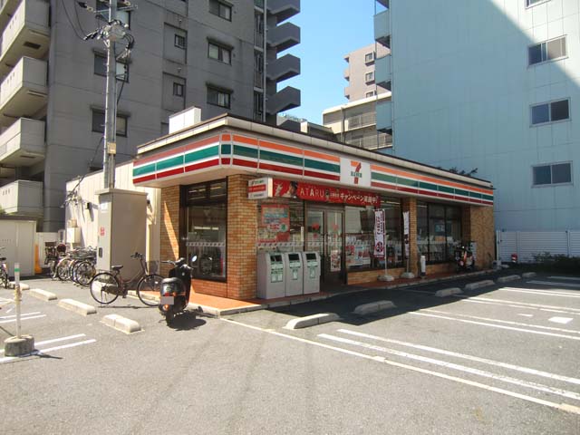 ルミエール光町　Ⅲ コンビニ