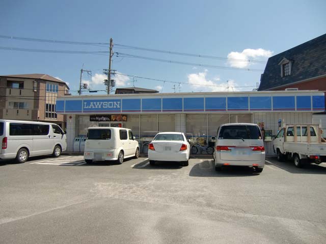 パイン山城 コンビニ