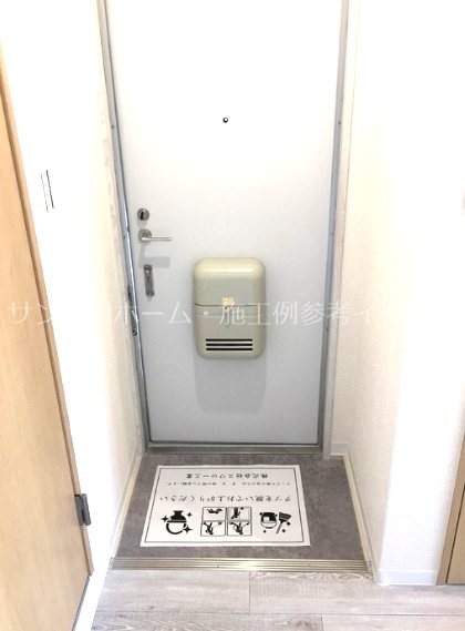 パルコート林 玄関