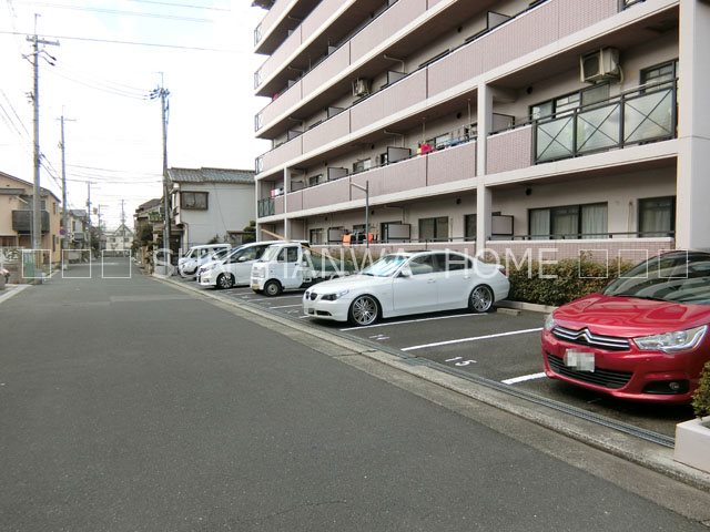 セトン旭（旧ソレイユ青山） 駐車場