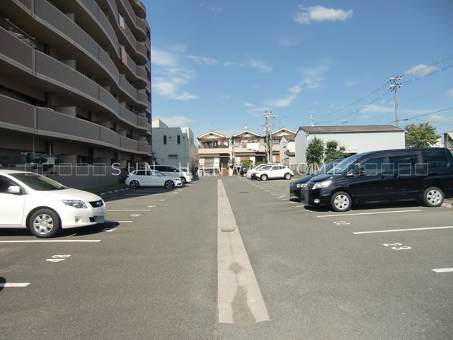 ガーデンライフ旭ヶ丘 駐車場
