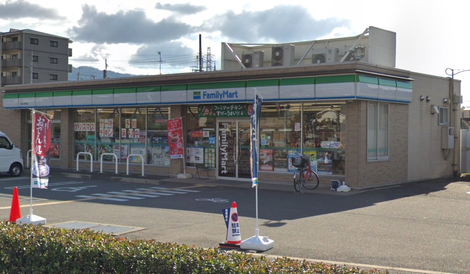 グレイス（長池町３丁目） コンビニ