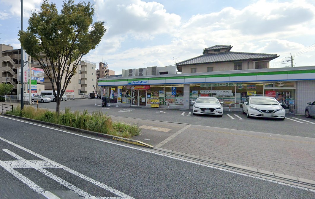 シャーメゾン渋川Ⅲ コンビニ