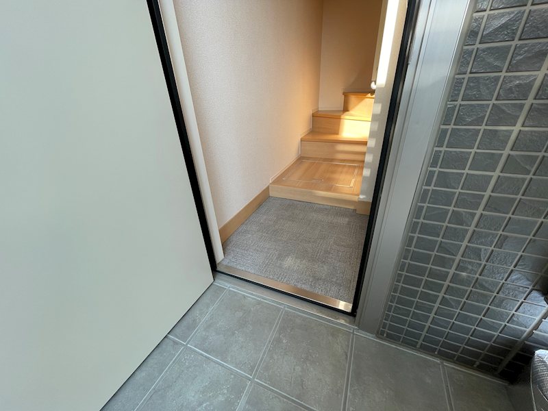 パステル城山 玄関