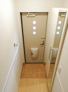 マスカットC 玄関