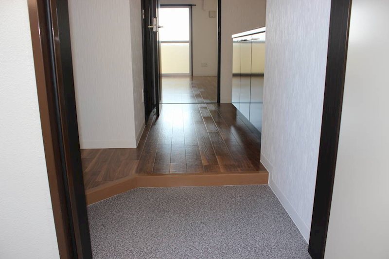プランドール五日市 玄関