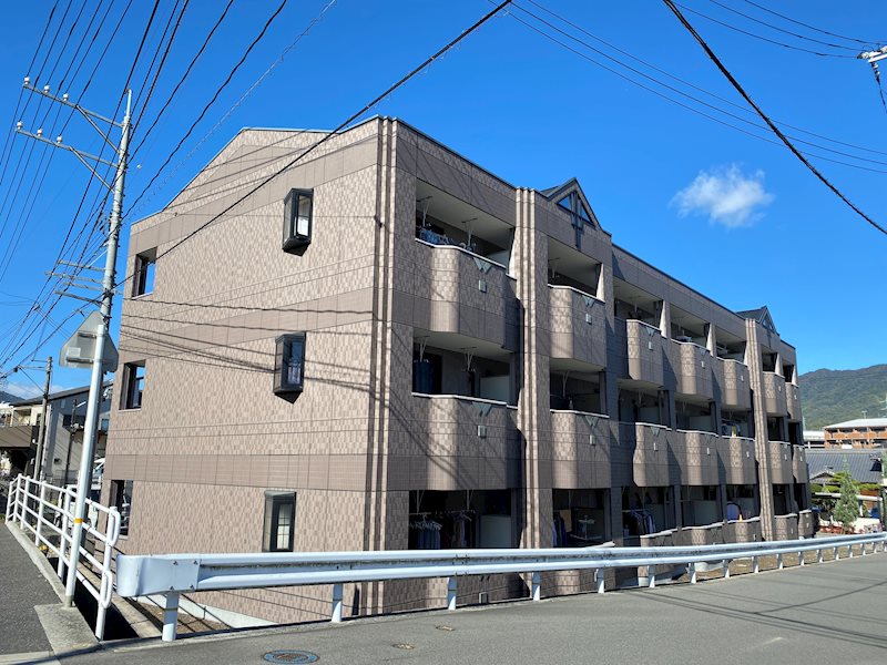 Riverside Court 外観