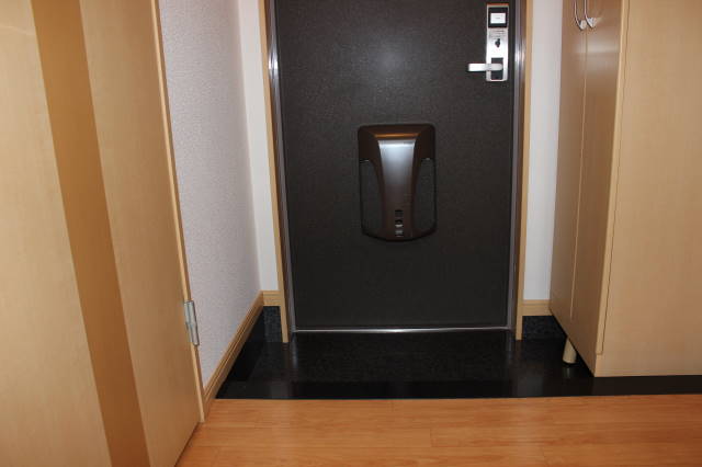 Riverside Court 玄関