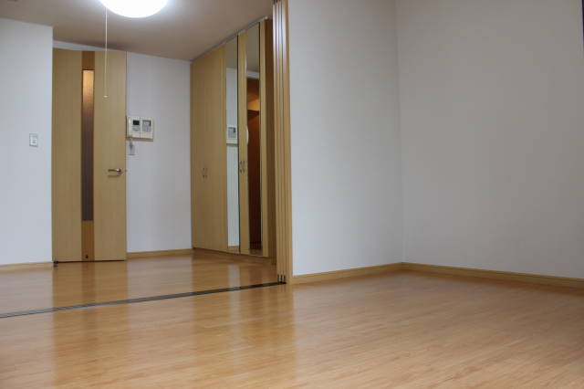 Riverside Court ベッドルーム