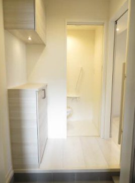 フォレストアーチ 玄関