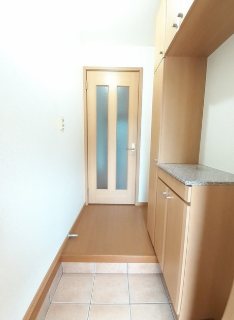 プラシード参番館 玄関