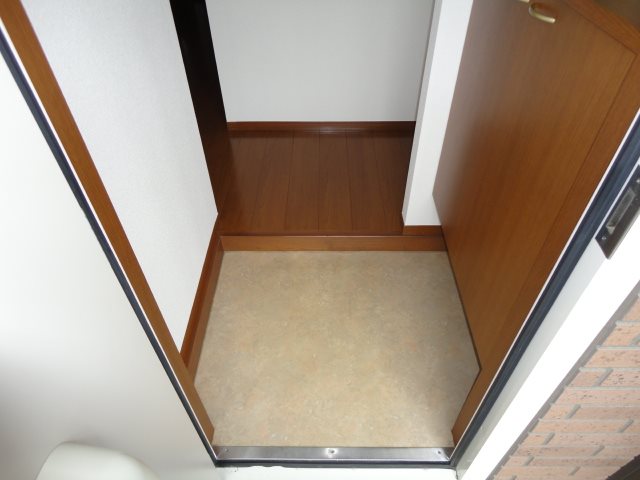 アドミラブール　C棟 玄関
