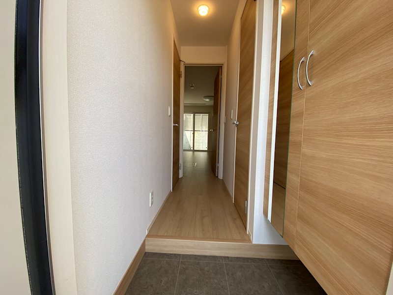 コンフォルトヒルズ 玄関