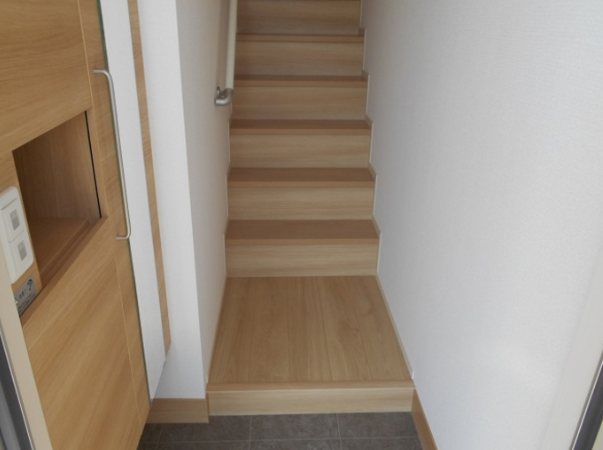 コンフォルトヒルズ 玄関