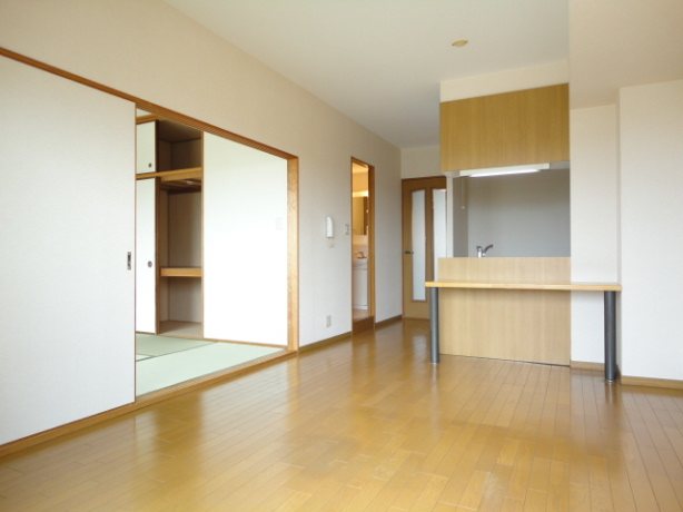 グリーンルージュM リビング