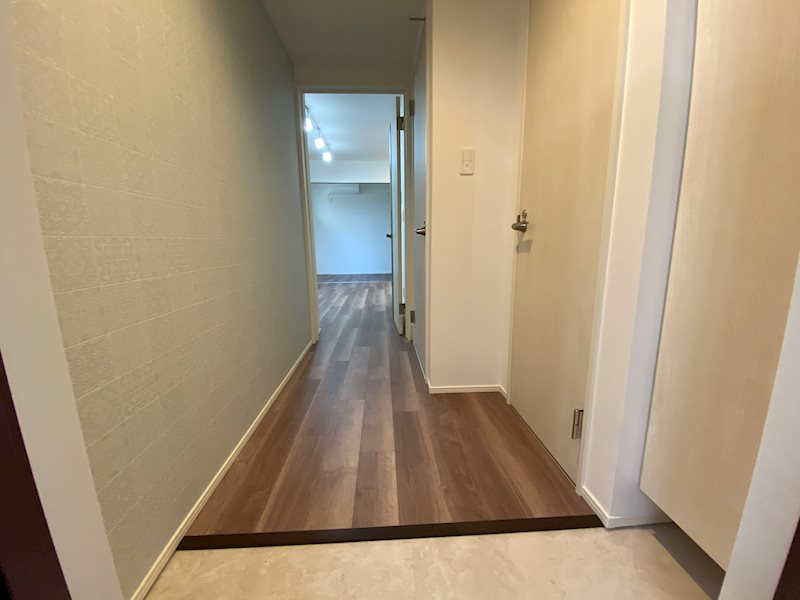 MOVE楽々園EAST 玄関
