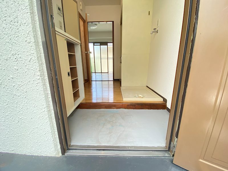 田窪アパート 玄関