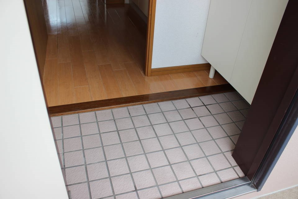 レゾンYASUDA 玄関