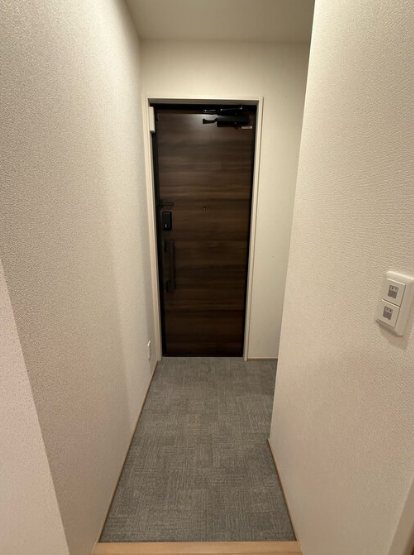 グリシーヌ串戸 玄関
