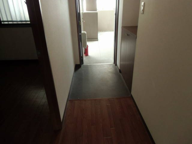 ミレニアム 玄関