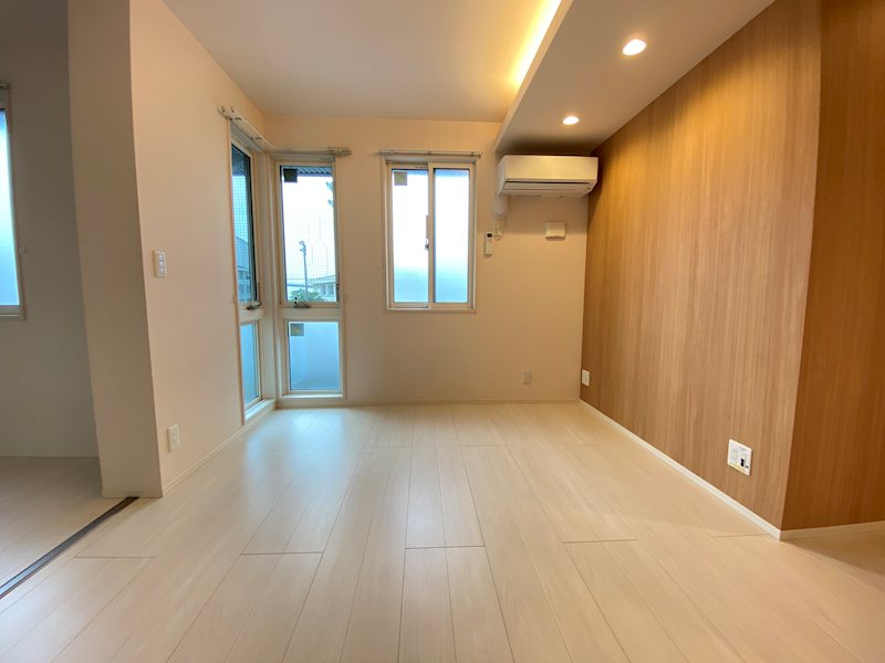 グランテリア楽々園S リビング