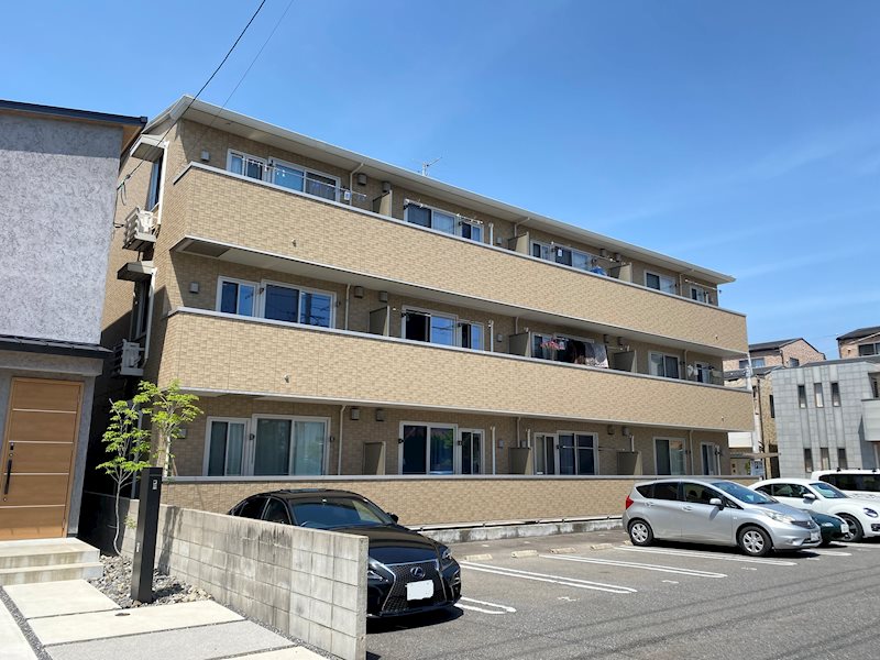 メゾン・ド・CHT  203号室 外観