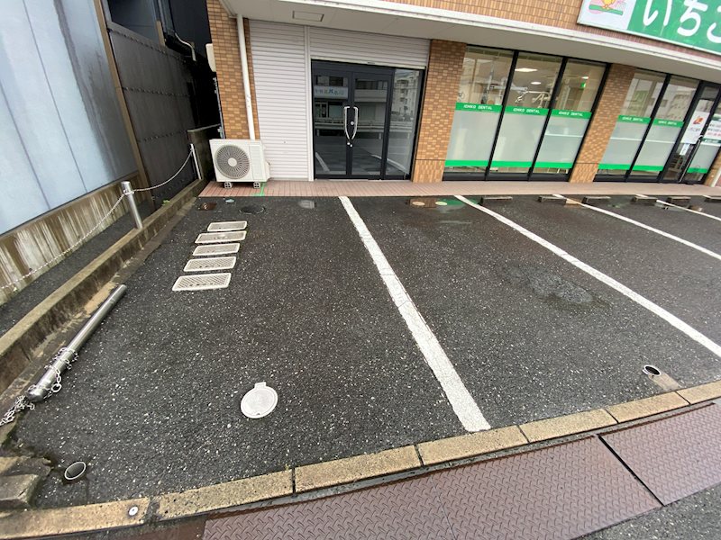 荒木ビル 玄関