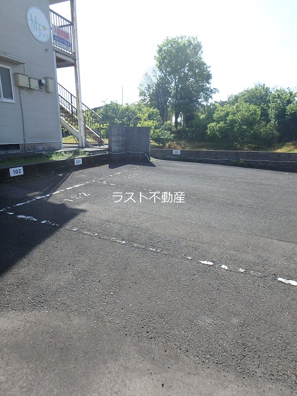 MJハイツ 駐車場