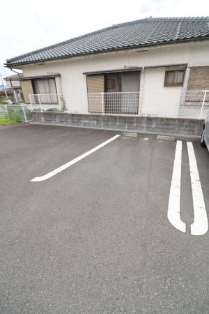 鹿児島県指宿市東方7587-5 駐車場
