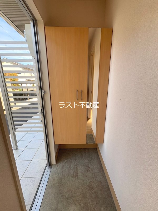 セレーネ中郷 玄関