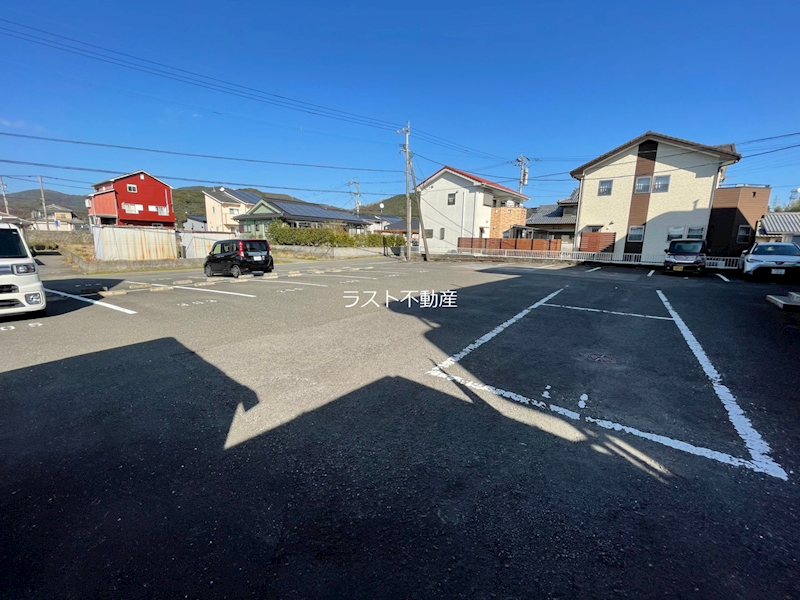 プレステージオガタマ 駐車場