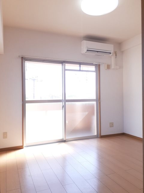 鹿児島県日置市伊集院町徳重 リビング