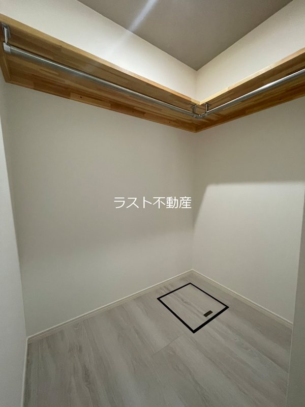 クロノスB棟 収納