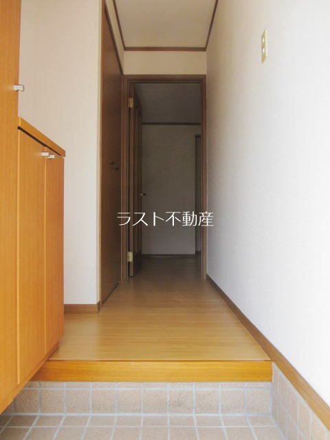 リバーサイドT・J 玄関