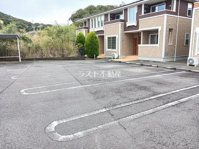 コリーヌJ　Ⅱ 駐車場