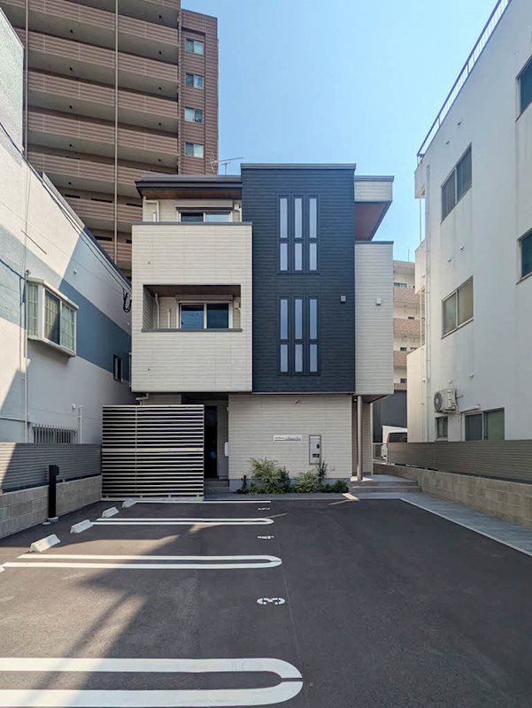 鹿児島県鹿児島市鷹師１丁目6-5 駐車場