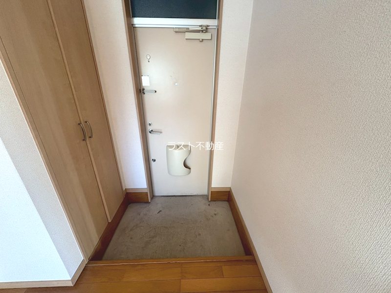クオーレ華A 玄関